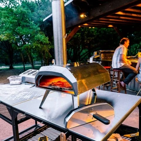 Cuisson d'une pizza dans le Karu 12